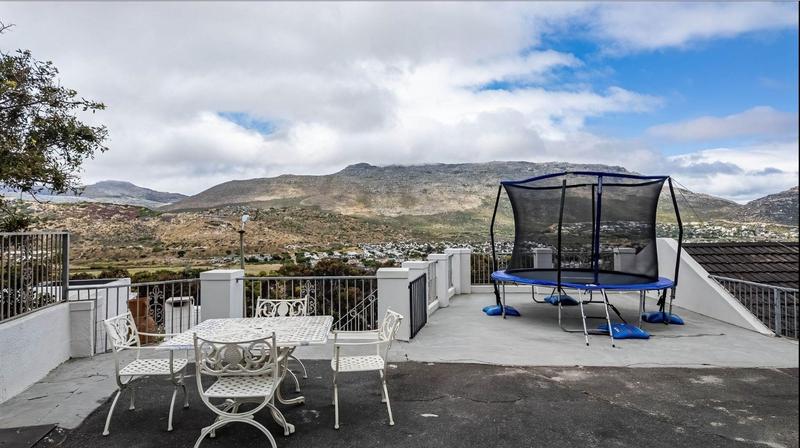 7 Bedroom Property for Sale in Fish Hoek Western Cape